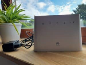 Huawei B311-221-front