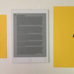 reMarkable-papirtablet ved siden af et A5- og et A4-ark, set ovenfra